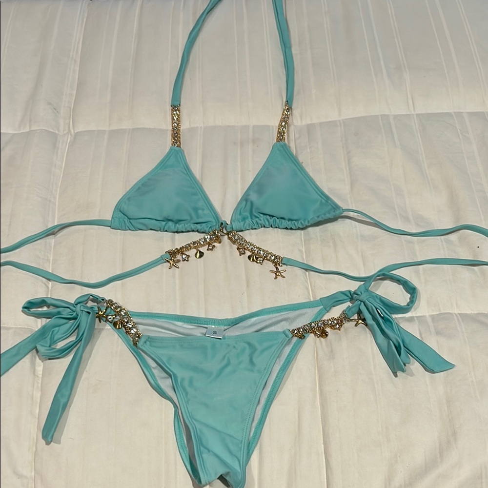 Chic Turquoise Bikini with Gold Accents